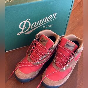 Danner Jag Women’s Red and Brown Hiking Boots, New in box